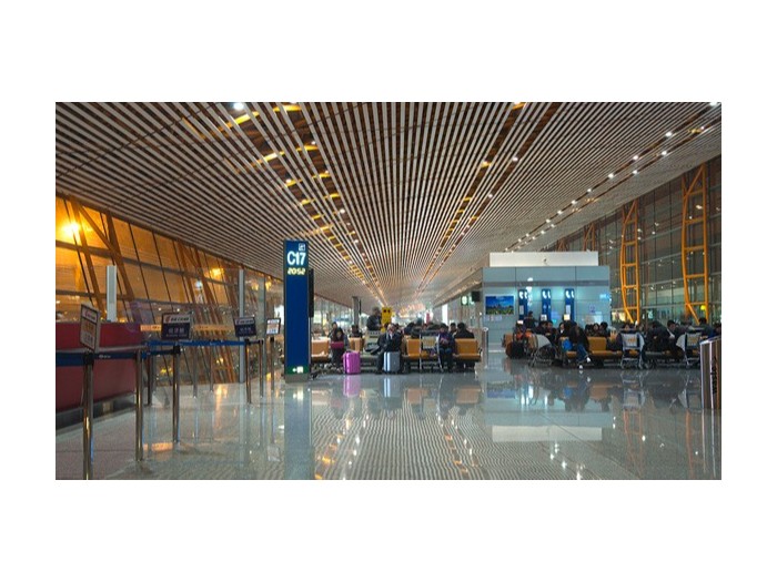 廣東國(guó)際機(jī)場(chǎng)候機(jī)大廳使用佳得利提供的鋁方通天花